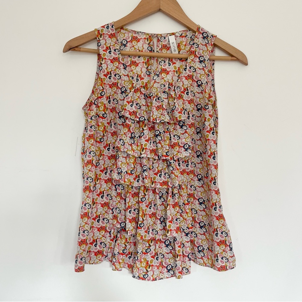 Sine 100% Silk Colorful Sleeveless Blouse w Neck Ruffles Geometric Design Sz 2